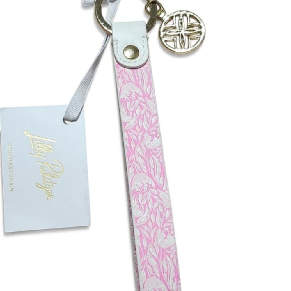 Lilly Pulitzer Strap Keychain Pink Floral Leatherette Logoโ Charm Gold